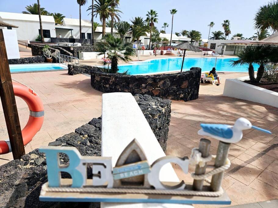 Apartamento Taisa Playa Roca Costa Teguise Extérieur photo