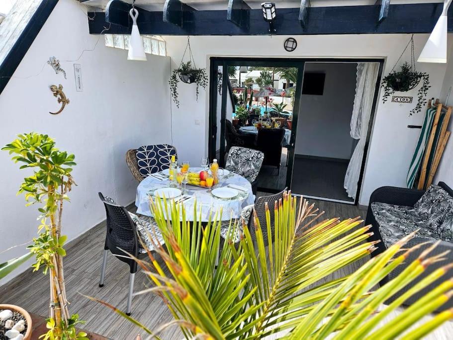 Apartamento Taisa Playa Roca Costa Teguise Extérieur photo