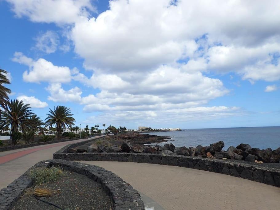 Apartamento Taisa Playa Roca Costa Teguise Extérieur photo